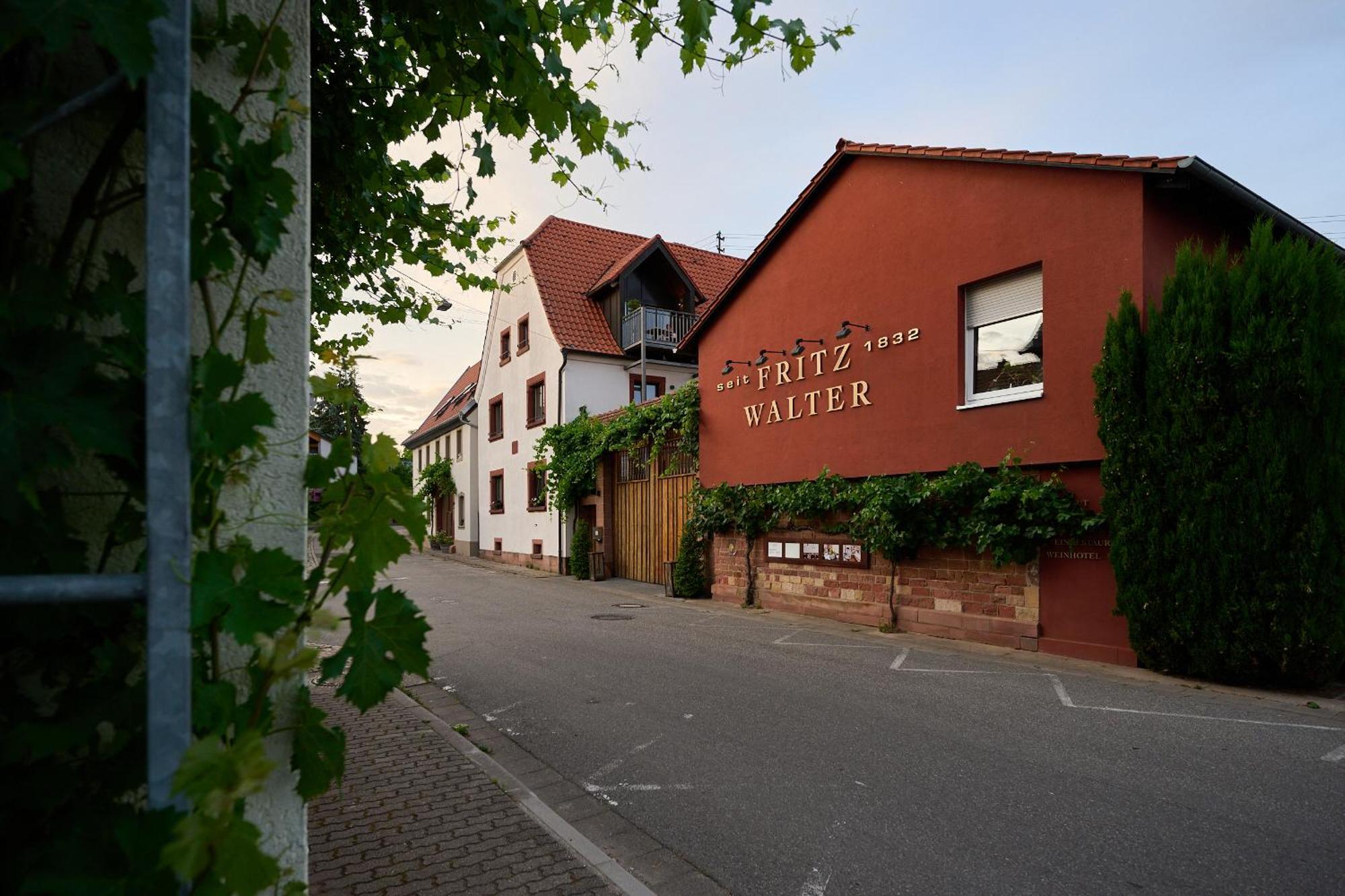 Weinhotel Fritz Walter Niederhorbach エクステリア 写真